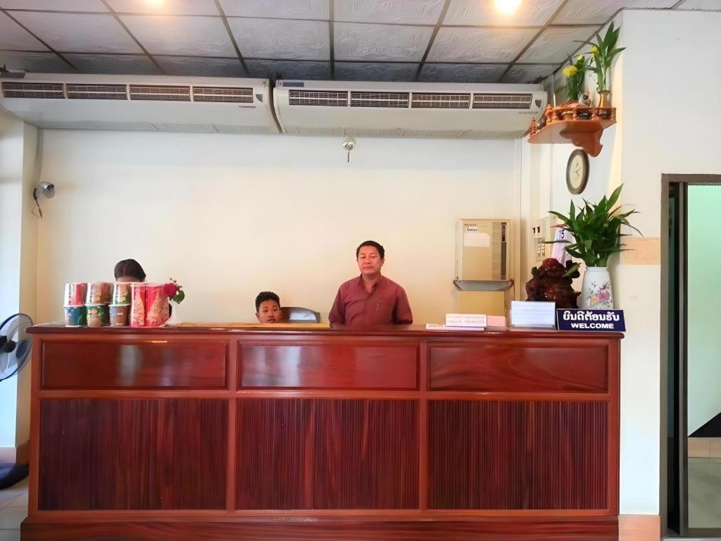 Souvanna 2 Hotel Vientiane Bagian luar foto