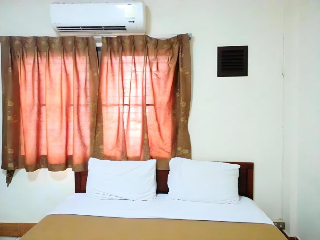 Souvanna 2 Hotel Vientiane Bagian luar foto