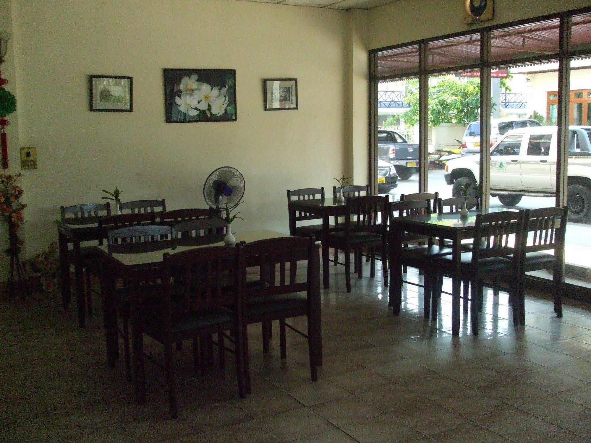 Souvanna 2 Hotel Vientiane Bagian luar foto